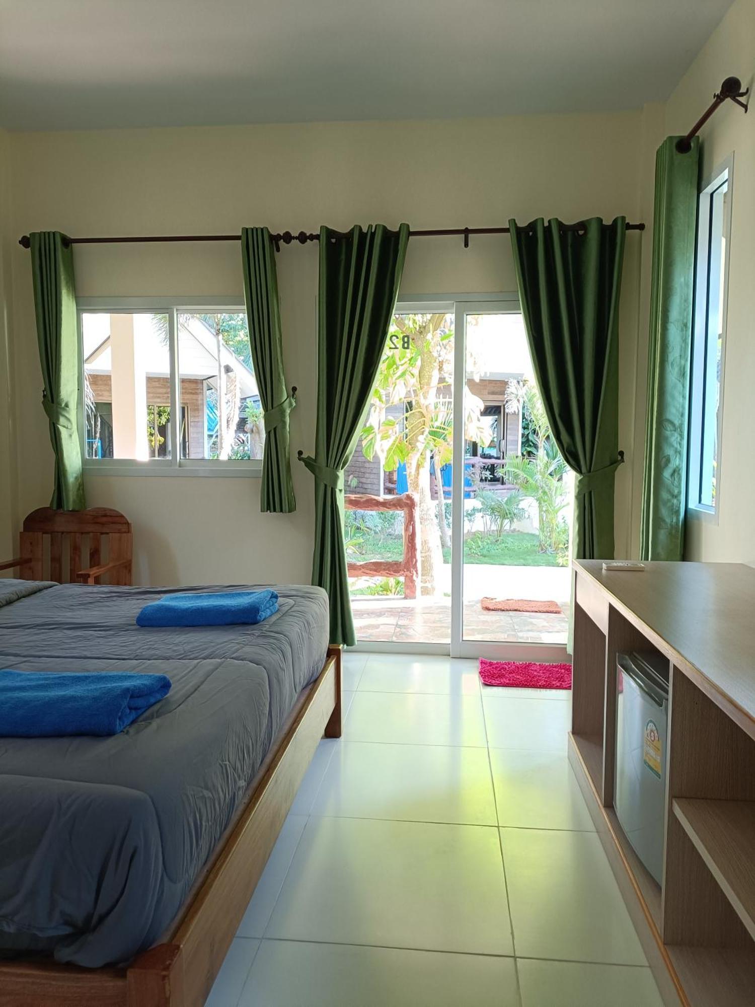 Sea Shell Beach Resort Koh Lanta Exterior photo
