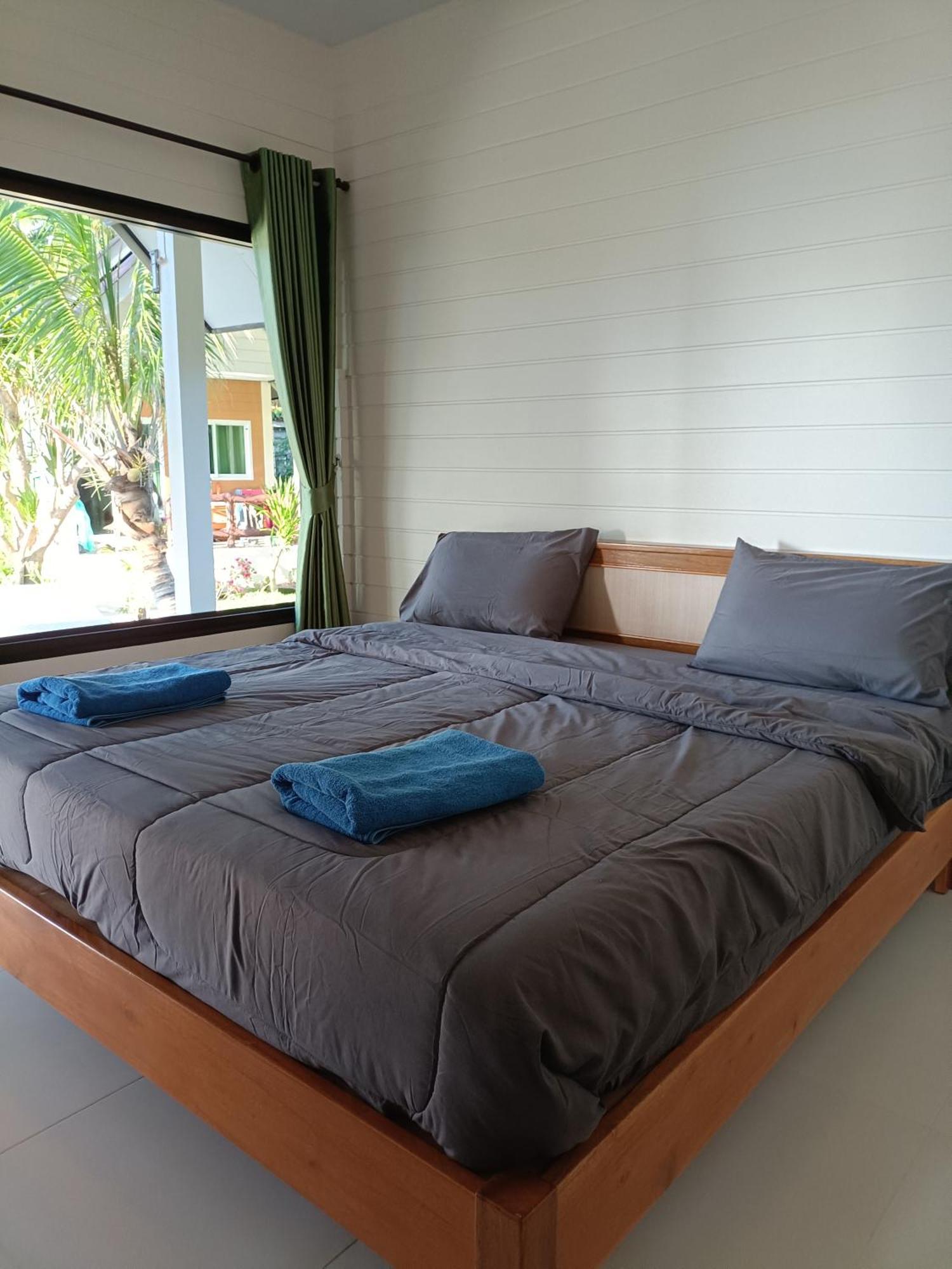 Sea Shell Beach Resort Koh Lanta Exterior photo