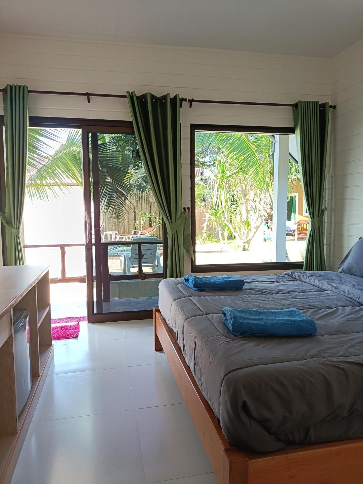 Sea Shell Beach Resort Koh Lanta Exterior photo